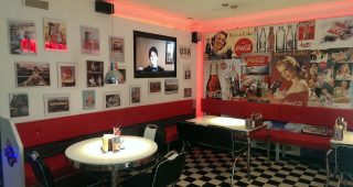 Caros Diner - Herrenstrasse 20 - 08523 Plauen