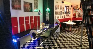 Caros Diner - Herrenstrasse 20 - 08523 Plauen