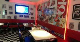 Caros Diner - Herrenstrasse 20 - 08523 Plauen