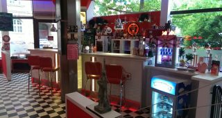 Caros Diner - Herrenstrasse 20 - 08523 Plauen