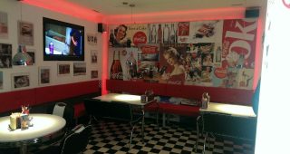 Caros Diner - Herrenstrasse 20 - 08523 Plauen